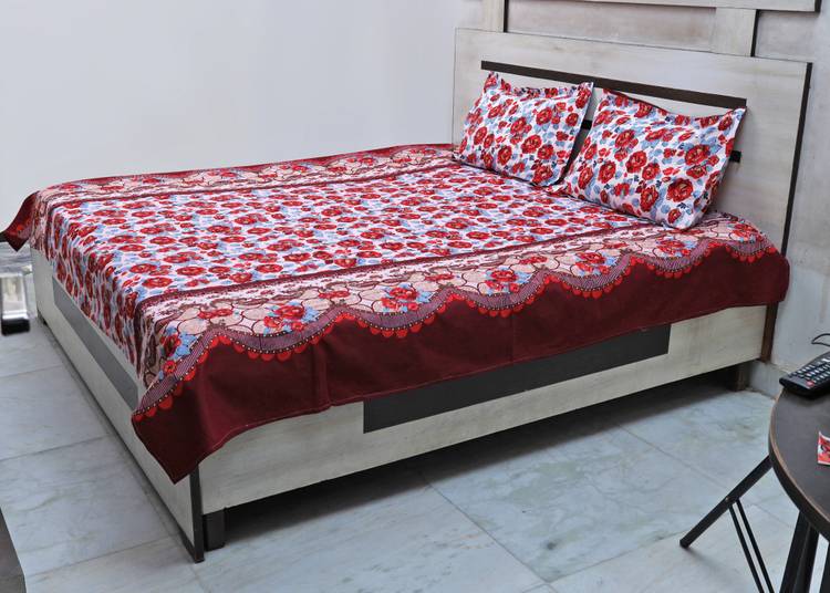 RAJA INDIA MART 300 TC Cotton Double Floral Bedsheet