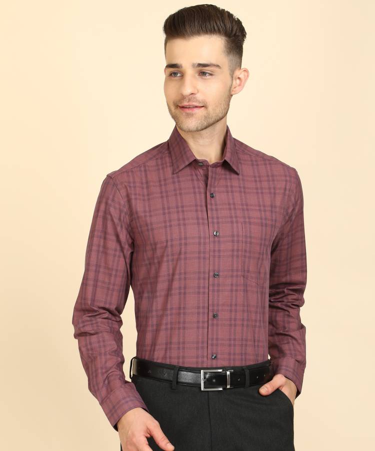 Men Slim Fit Checkered Cut Away Collar Formal Shirt