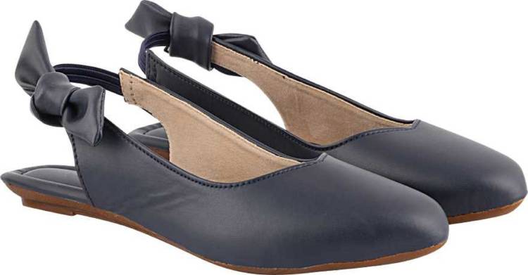 Women Black Flats Sandal Price in India