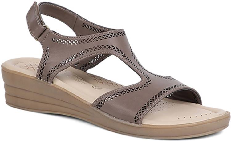 Women Brown Flats Sandal Price in India