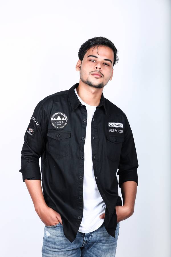 Men Regular Fit Applique Spread Collar Casual Shirt