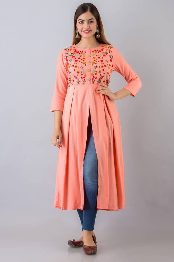 Women Embroidered Rayon Frontslit Kurta