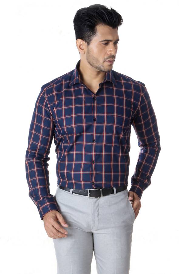 Men Slim Fit Checkered Wingtip Collar Formal Shirt