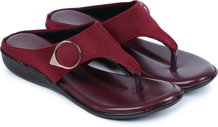 Women Maroon Flats Sandal Price in India