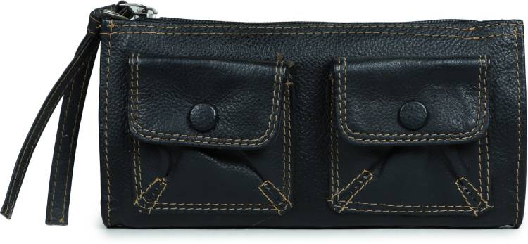 Casual, Party Black  Clutch Price in India