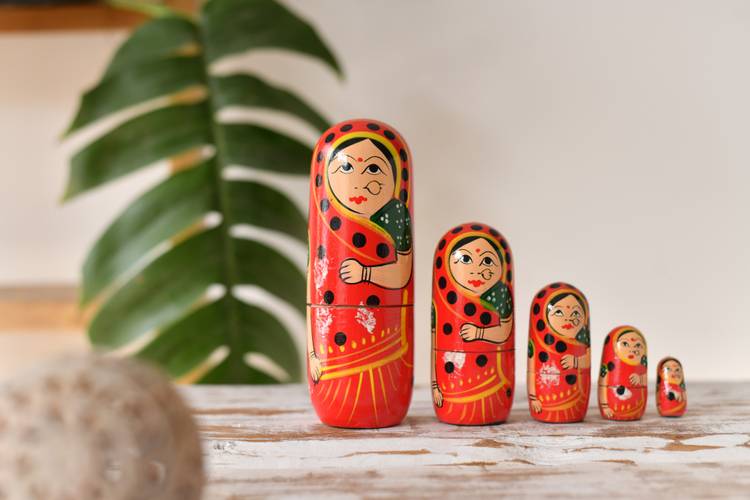 Fashion Bizz Wooden Handmade Crafted Red Color Doll Hand Painted - Nesting Doll - Wooden Decoration Gift Doll - Stacking Nested Wood Dolls for Kids - Set of 5 (Red)