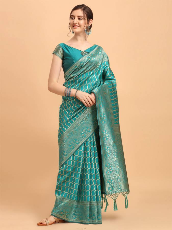 Striped Leheria Silk Blend Saree Price in India