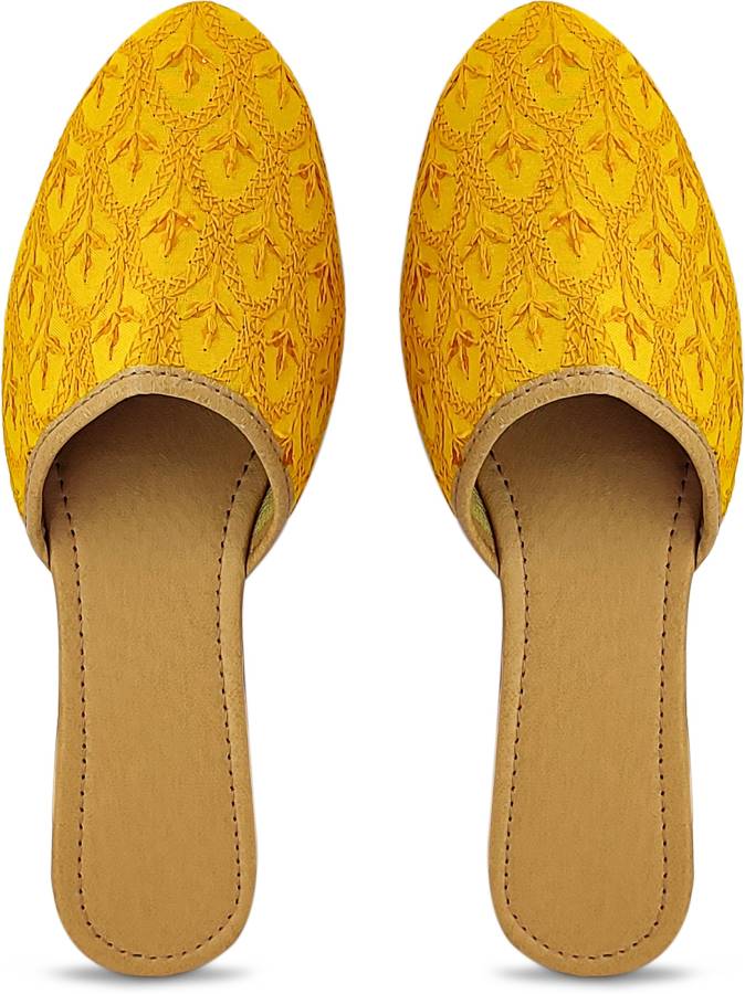 Women Yellow Flats Sandal Price in India