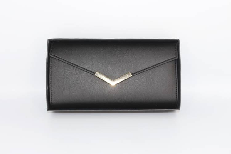 Casual Black  Clutch Price in India