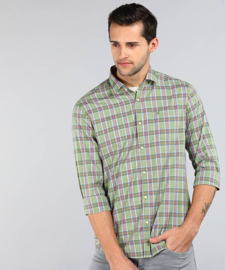 Men Slim Fit Checkered Spread Collar Casual Shirt Price in India