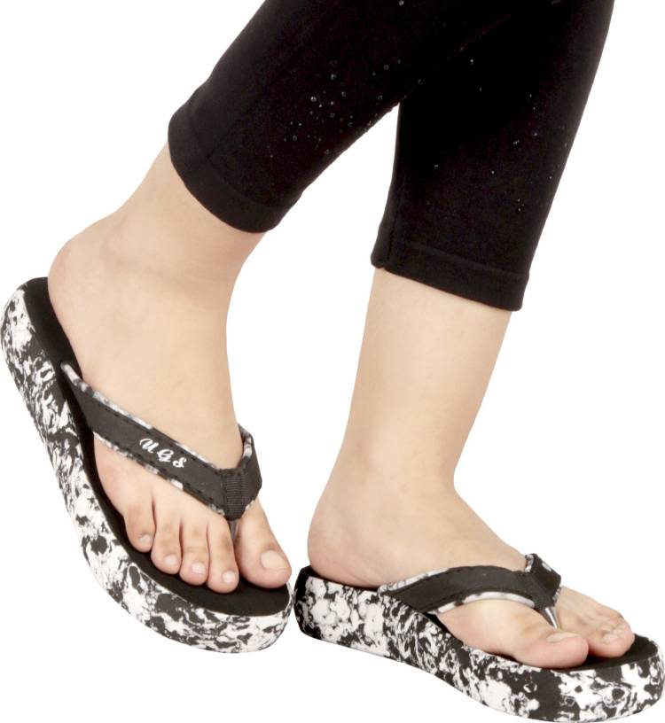 Women Black Flats Sandal Price in India