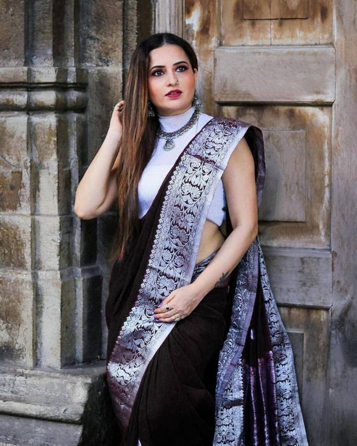 Woven, Embellished, Solid/Plain Kanjivaram Pure Silk, Art Silk Saree Price in India