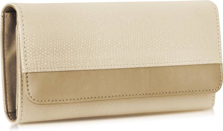 Party, Casual White  Clutch Price in India