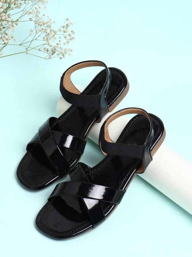 Women Black Flats Sandal Price in India