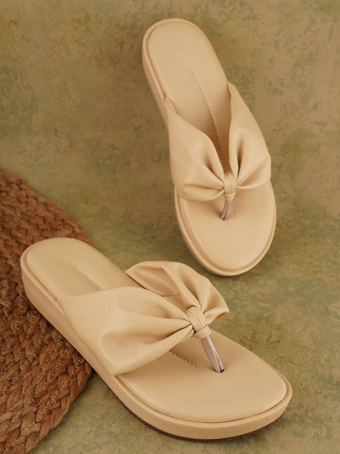 Women Beige Flats Sandal Price in India