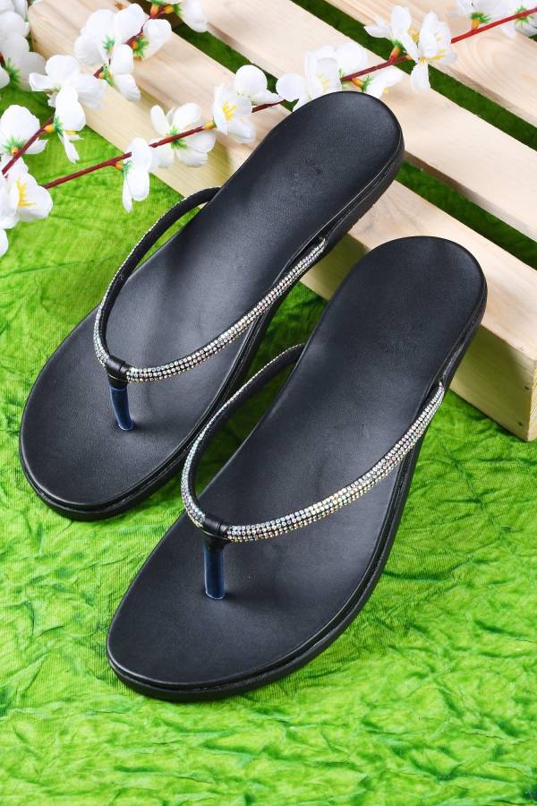 Women Black Flats Sandal Price in India