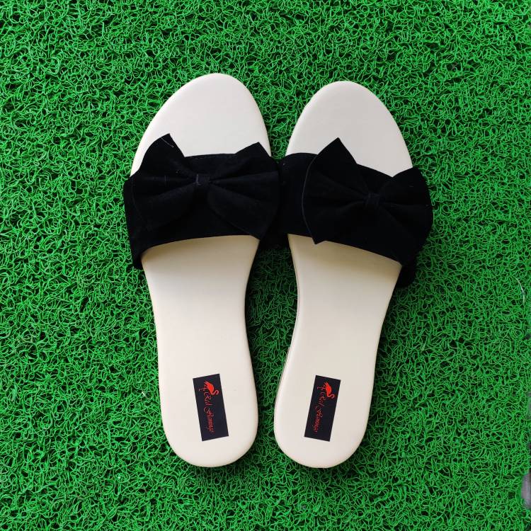 Women Black Flats Sandal Price in India