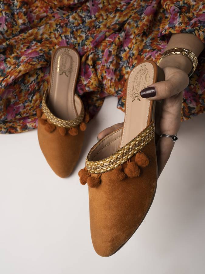 Women Tan Flats Sandal Price in India