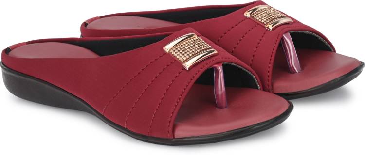 Women Maroon Flats Sandal Price in India