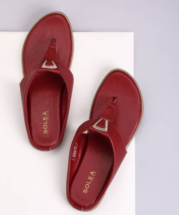 Women Maroon Flats Sandal Price in India