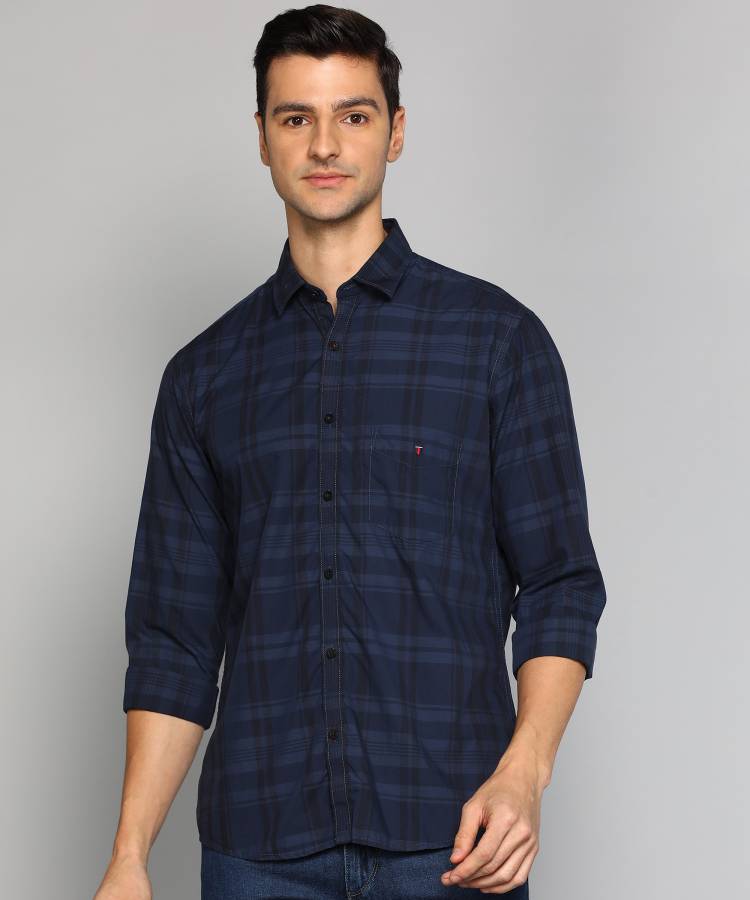 HOLIDAY Men Slim Fit Checkered Casual Shirt Price in India
