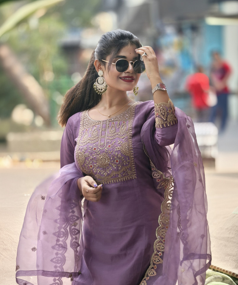 Women Silk Blend Kurta Pant Dupatta Set