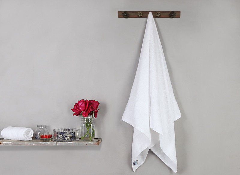 Buy Bombay Dyeing Cotton 450 GSM Bath Towel White Online at
