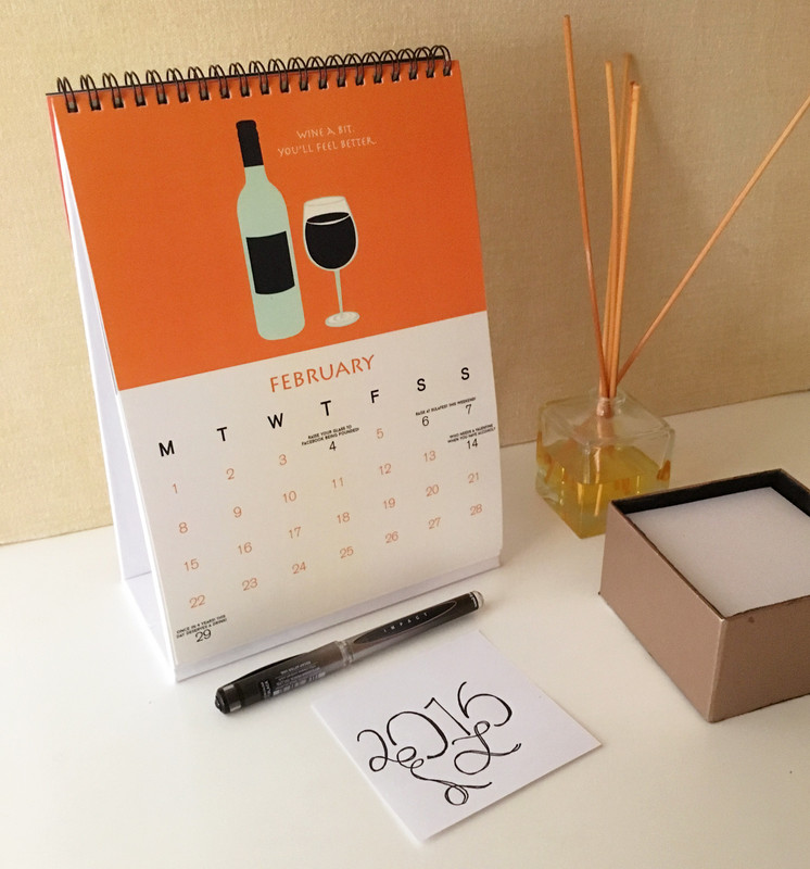 10 am Alcohol Calendar 2016 Table Calendar(Multicolor, Alcohol Almanac)