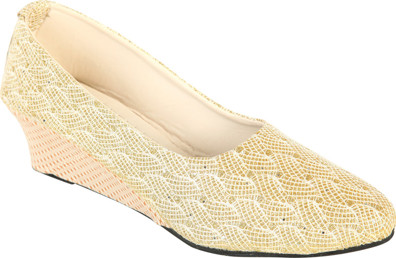 Trendy Feet Casuals For Women(Gold)