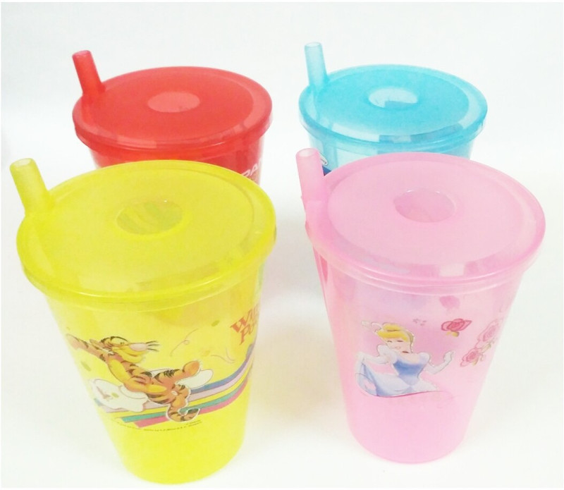 SOFTLINE SIPPER GLASS WITH LID(Red, Yellow, Pink, Blue)