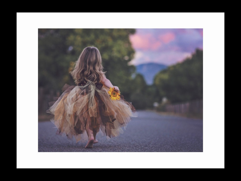 ravgar Pretty Girl Running Down The Road Canvas Painting Wall Art [16 x 20 inch] Framed Cotton Fine Grain Primed Canvas Board (Set of 1)(Multicolor)