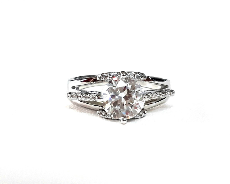 sparkle jewels AAA cubic zirconia gemstone solitaire ring for women and girls Metal Cubic Zirconia Gold Plated Ring