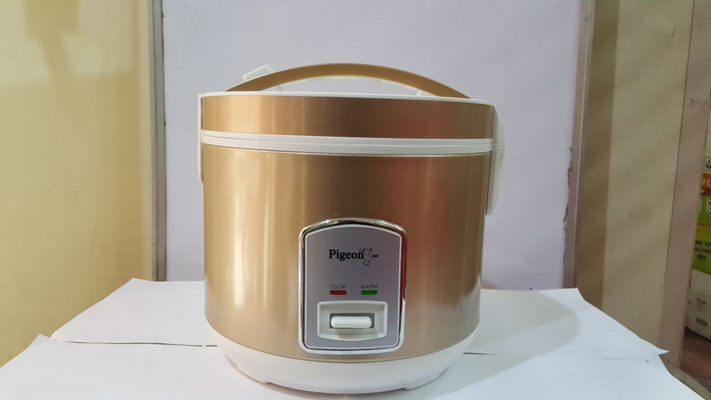 Pigeon glorious 1.8 Electric Rice Cooker with Steaming Feature(1.8 L, Golden)
