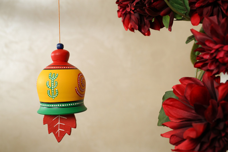 kolambas Terracotta Bell Home Décor handicraft gift and showpiece Terracotta Decorative Bell(Yellow, Pack of 1)