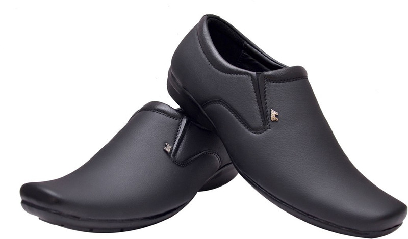 Fashion Victim Complete Man Slip On For Men(Black)