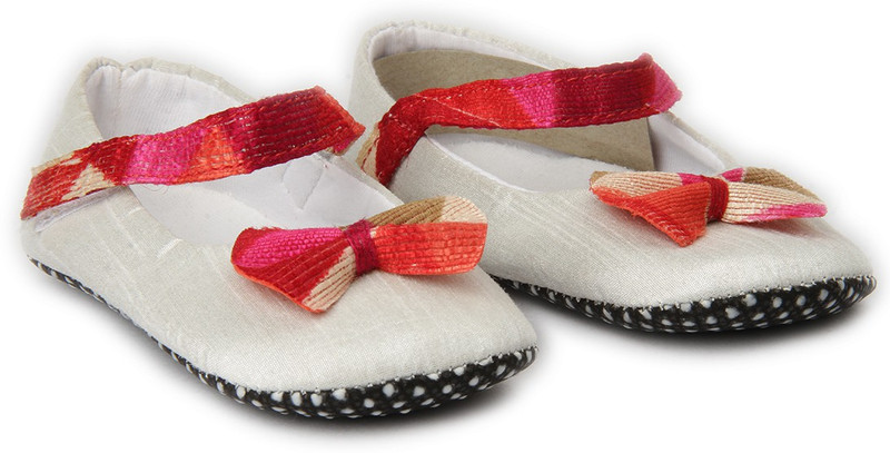 Pikaboo PKSP17W37 Booties(Toe to Heel Length - 12 cm, Red)