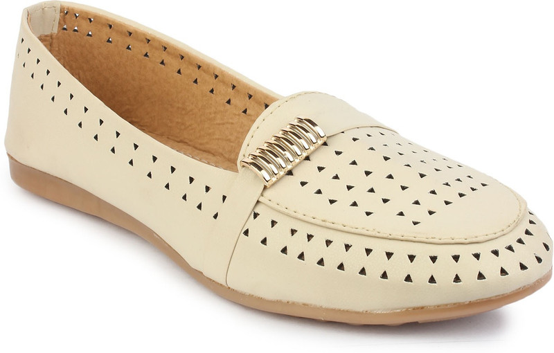 Moonwalk Casuals For Women(Beige) Moonwalk Casuals For Women(Beige)