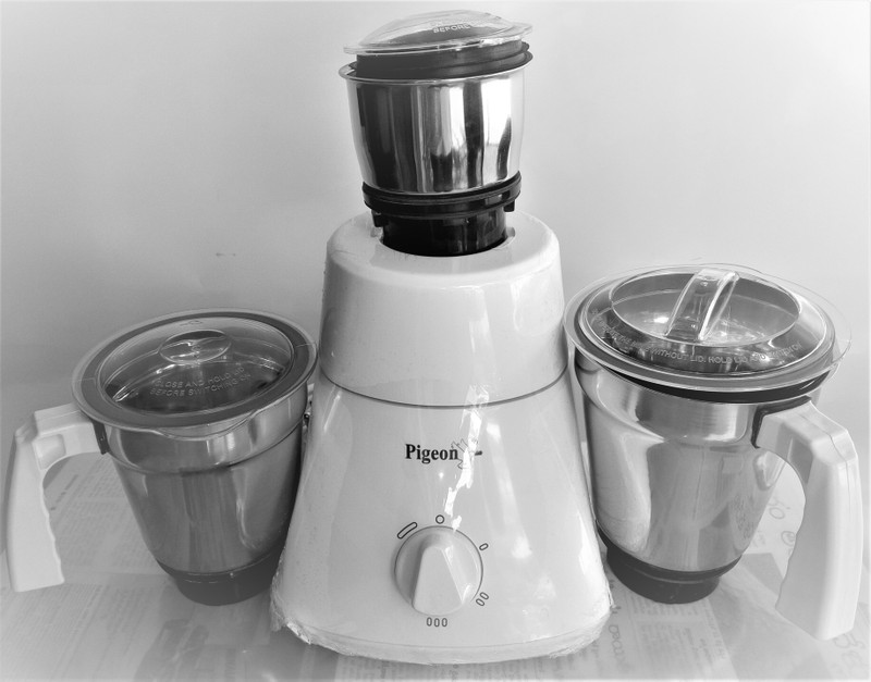 Pigeon 3SS JARS CLASIC PLUS 550 W Mixer Grinder(ivory, 3 Jars) Pigeon 3SS JARS CLASIC PLUS 550 W Mixer Grinder(ivory, 3 Jars)