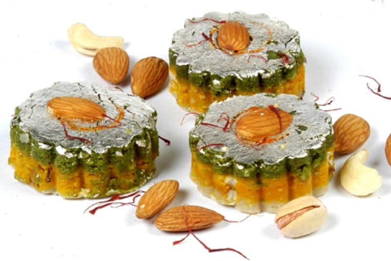 Ghasitaram Gifts Kaju-Kesar-Pista-Flowers Box(400 g)