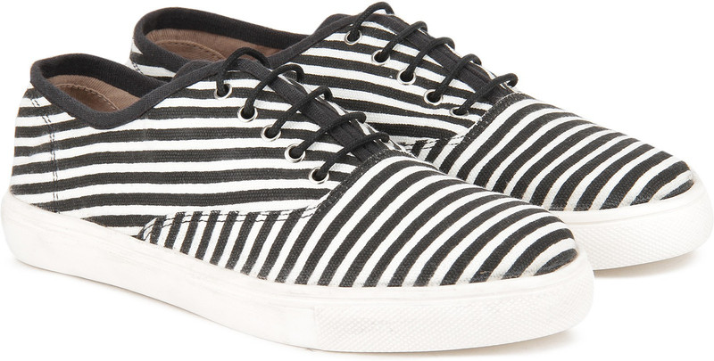 Miss CL By Carlton London Miss CL Canvas Shoes For Women(White, Black)
