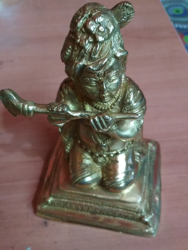 arna Decorative Showpiece  -  15 cm(Brass, Gold)