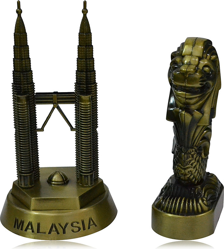 jaycoknit Singapore Lion et Malaysia's Fab Tower Metal Collectible Antique Showpiece,Gift (Pack of 2,Copper) Decorative Showpiece  -  15 cm(Brass, Gold)