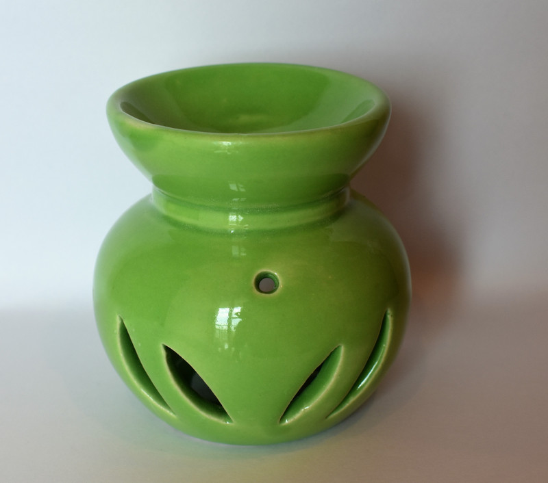 yourcull Aroma burner T-Light ceramic diffuser GREEN with 30ml fragrance oil & 4 Tlight candles Diffuser(30 ml)