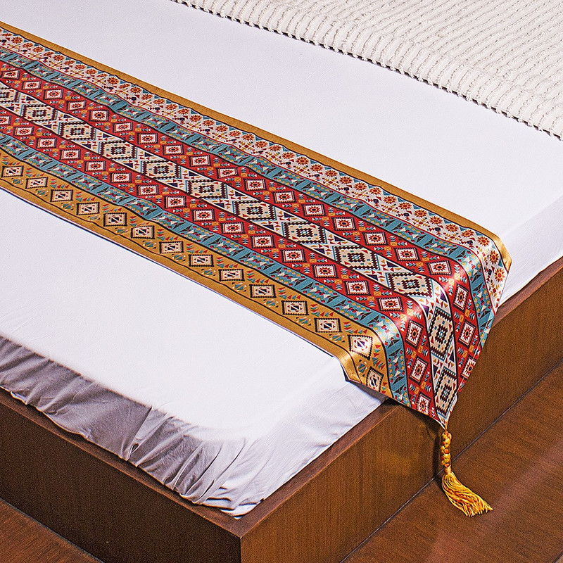 v2g Yellow 198.12 Table Runner(Polyester)