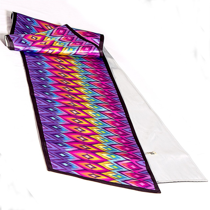 v2g Black, Red 198.14 Table Runner(Polyester)