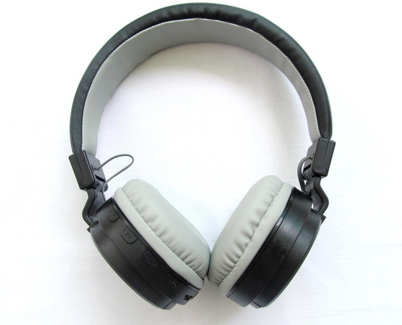 laxes wireless gaming headphones with surround sound (black) Bluetooth, Wired Headset with Mic(White, Black, On the Ear)