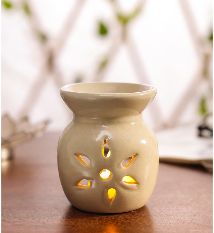lyallpur stores Ceramic Aroma Handcrafted T-Light Diffuser Room Freshner Pot Shape Design White Colour ( Pack Of 4 ) Diffuser Set(10 ml)