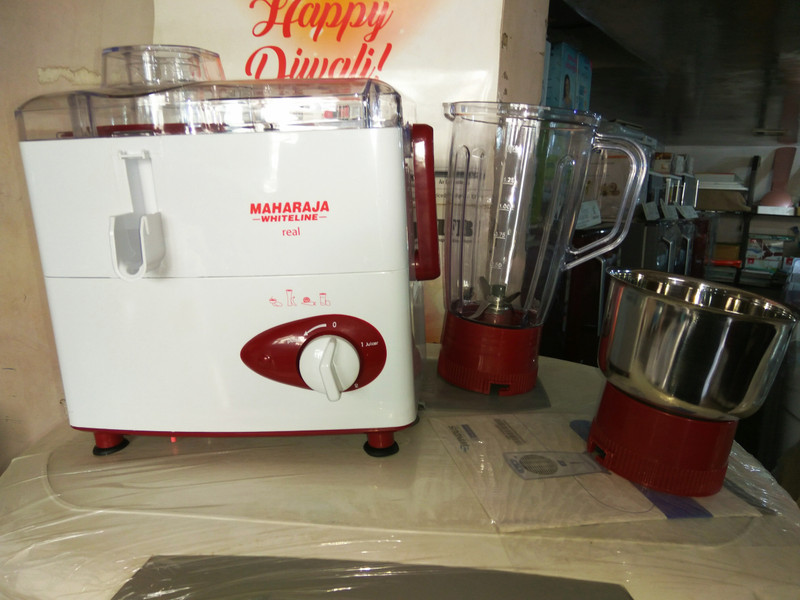 Maharaja Whiteline JX102 REAL 450 Juicer Mixer Grinder(RED AND WHITE, 2 Jars)