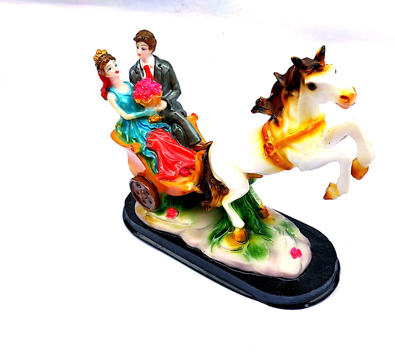 krishnagallery1 Hourse Baggi Wedding Love Couple statue Resisn Couple Handicraft Item Couple statue , Couple gifts , Love Couple statue , valentine gift , Birthday Gift , Gifted statue (Home Decoration , Gifted use Item statue) Decorative Showpiece  -  30 cm(Polyresin, Clear)
