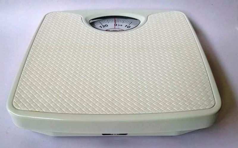 Zelenor Bolt 9704 Analog Weight Machine Capacity 130Kg Mechanical Analog Weighing Scale(White)